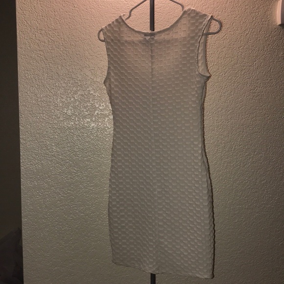 White patterned dress. - Picture 2 of 3